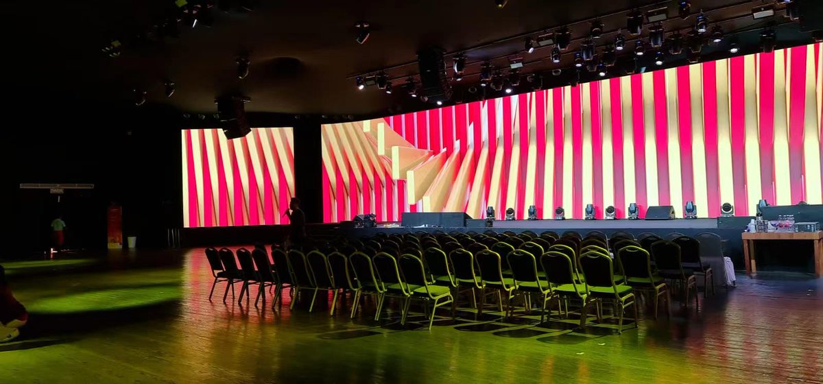 novastartech's tweet photo. Show for shell petroleum in #Brazil with NovaStar's #H9, #mctrl4k and #cvt4-s 🥳
Follow us and check out more solutions!🤩

#novastar #tech #ledsolutions #solutions #show #ledshow #ledsystem #ledtech #widescreen #pixel #hseries #processor #videosplicing #4kresolution https://t.co/sSHjOwJ57K