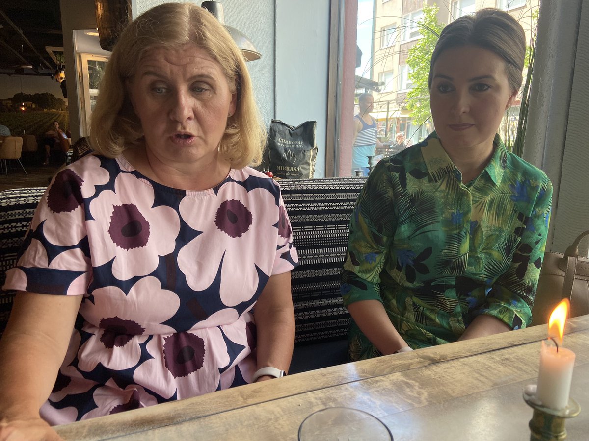 Tapasimme tänään Porissa satakuntalaisen kansanedustajan <a href="/Eeva_Kalli/">Eeva Kalli</a>’n kanssa. Toimitusjohtajamme <a href="/AuliHanninen/">Auli Hänninen</a> kertoi mm. ansioturvan toimeenpanon sudenkuopista ja ajatuksistamme niiden parantamisessa. Hieno aloitus #SuomiAreena -viikolle!