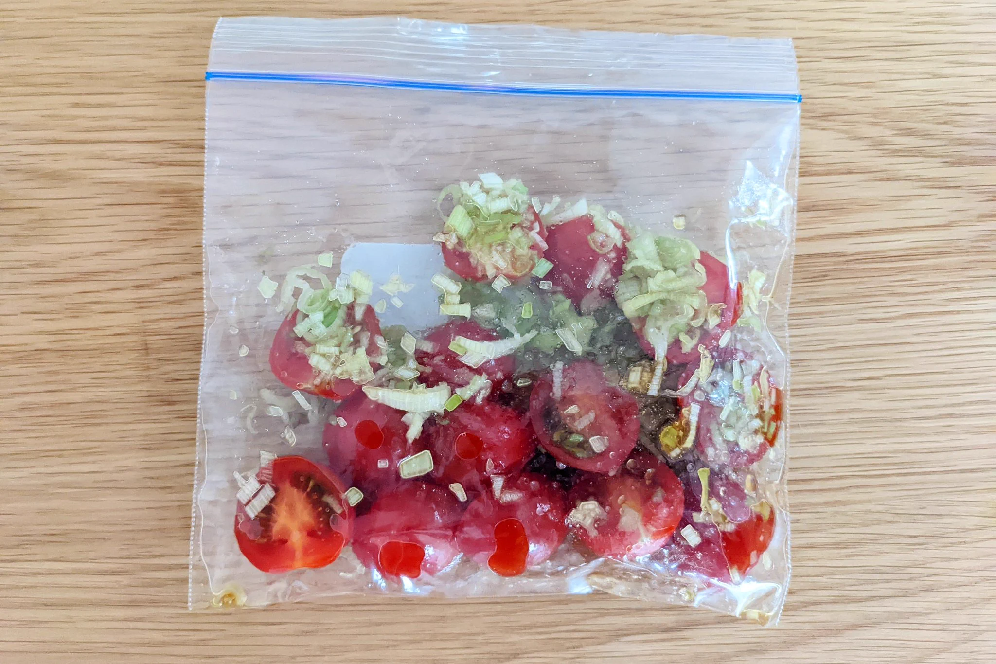 ミニトマトとネギで一品！よだれ鶏ならぬよだれナムル。