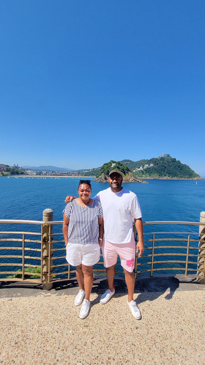 BKuridrani's tweet photo. Meeting my brother on this side of the world🇪🇸 #2KuridranisInSpain https://t.co/Vkhw22FOcw
