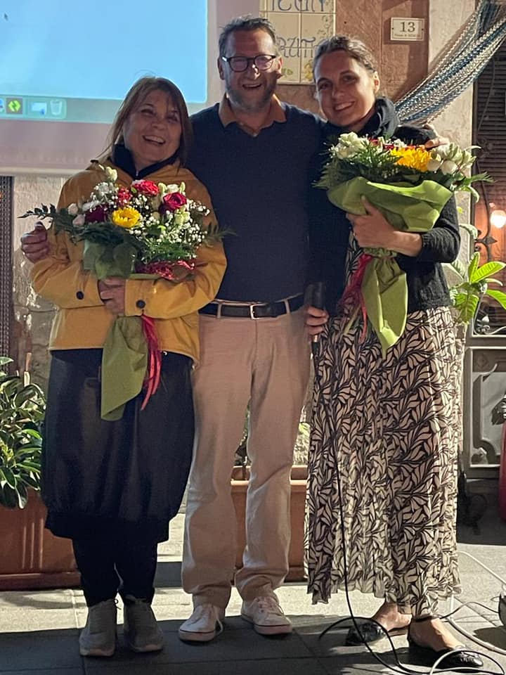 syusyblady's tweet photo. Vinto! #LaSignoraMatilde ha vinto il premio del pubblico al festival archeologico di #Centuripe (Catania)! Grandi complimenti agli autori e registi Marco Melluso e Diego Schiavo, e alla interprete cioè io... https://t.co/m4xLsFBkB7