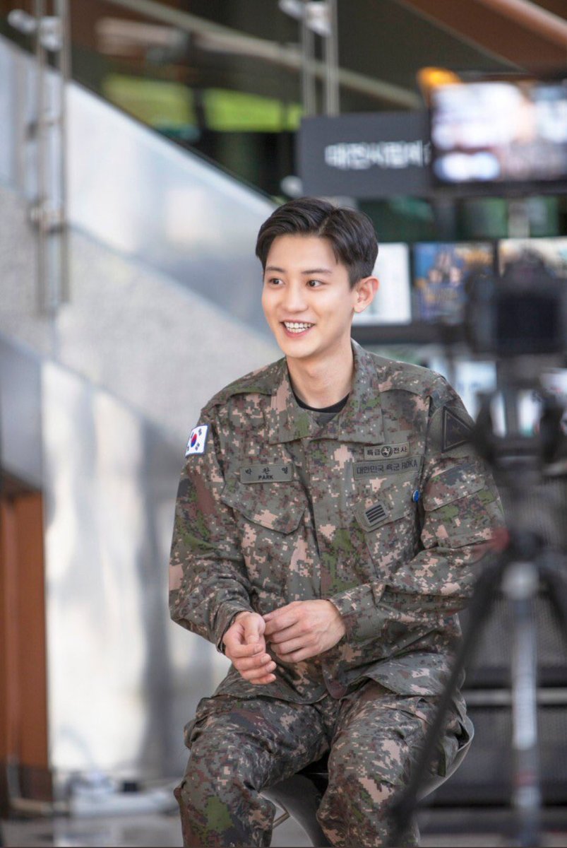 aeribase's tweet image. ✨ PARK CHANYEOL 😭🛐 GANTENG SEKALI 😭