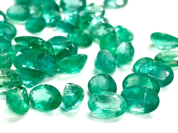 エメラルドのtwitterイラスト検索結果