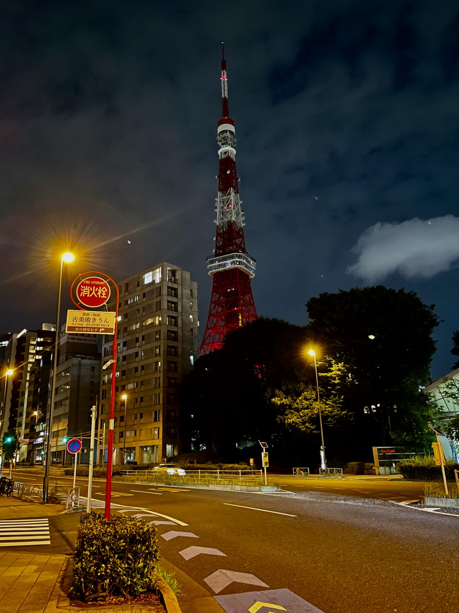CJD_PhD's tweet photo. A rare sight to not see Tokyo Tower lit up at night as the nation mourns the assassination of former PM Shinzo Abe. Photos taken July 9, 2022. #AbeShinzo #TokyoTower #Japan #Tokyo https://t.co/9Lqiy8TDOM