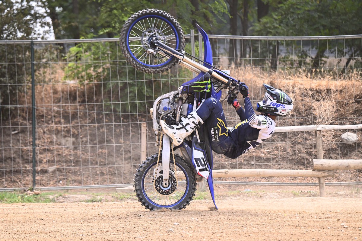 Twelve O’Clock 🕛💥