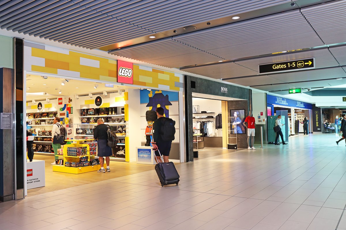AirportSupplier's tweet photo. Gatwick welcomes two of LEGO’s first UK airport stores, alongside new Kidstop pop-up and return of Ted Baker and Itsu https://t.co/iQN8qT7X3q @Gatwick_Airport #GatwickAirport #VinciAirports #GlobalInfrastructurePartners #GIP #AirportNews #Lego #Kidstop #TedBaker #Itsu https://t.co/4SGMgruz77