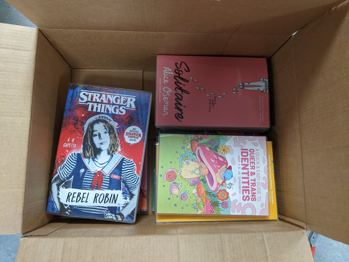 SmithyLibrary's tweet photo. Sneak peek of some new library books that just arrived 👀📦 https://t.co/KKdUK4zOex