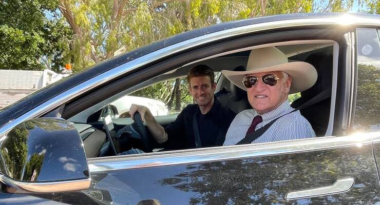 On my way home after a productive first day of Edcon, fuck the trots  #edcon22