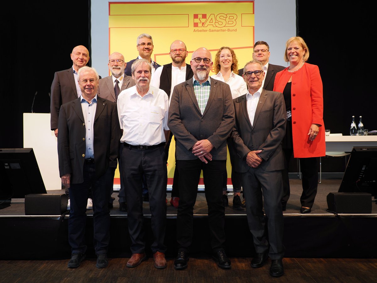 asb_gross's tweet photo. #asblandeskonferenz2022 in #böblingen. Motto "Der ASB-in jeder Lage stark!" Vielen Dank an: #ASB Delgierten, @knufleckenstein, @asb_hessen, #ProfMichaelStricker, @OB_StefanBelz, @MBiadaczMdB, #FlorianWahlMdL. Herzlichen Glückwunsch an den wiedergewählten #ASBBaWü #Landesvorstand! https://t.co/6D3qmjP7Xs