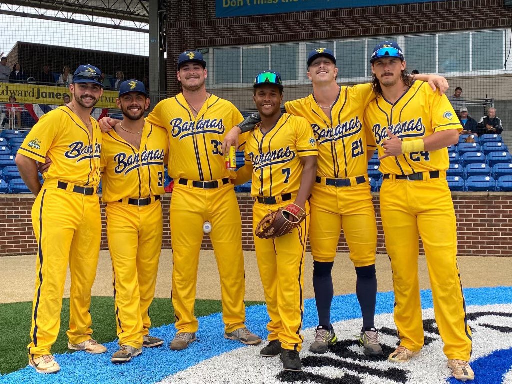 yniesta_manny's tweet photo. Congrats to Coach Gillum and the Bananas on their huge contributions in the All Star game getting the dub for the CPL West team. It was great talking to the boys, Coach and the Jacksons at the game. Great time had by all. Go Bananas!!! @TheSavBananas https://t.co/YMG19T2j9W