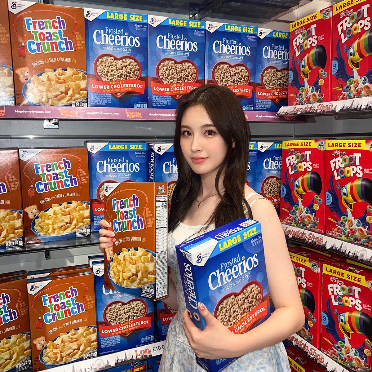 does anybody want cereal for dinner? or should i keep it for our breakfast later? you choose! 🥣 the best snack you can enjoy wherever you go is here, do you agree? besides, it’s the easiest way to fulfill your tummy, yummy! 😋🍽️