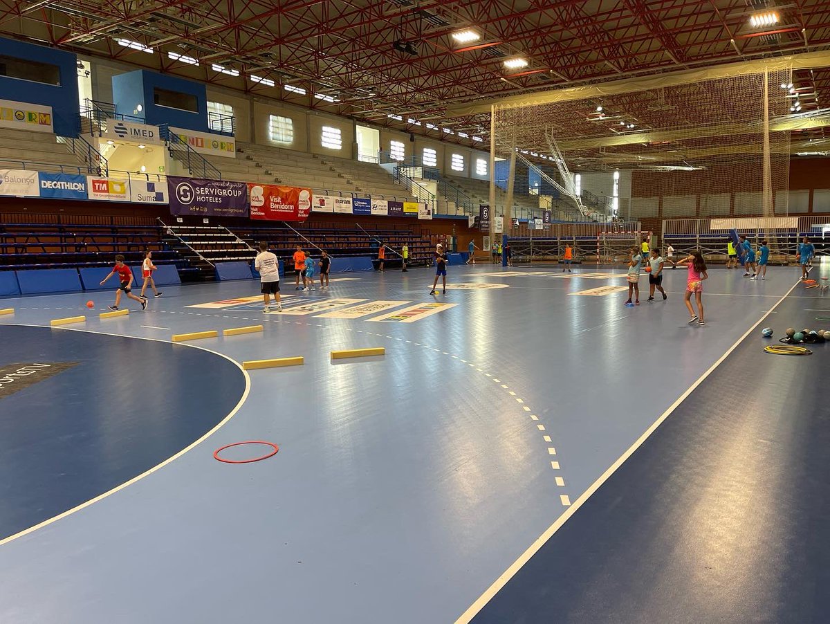 Hoy estamos muy contentos! 🥰

Nuestra escuela de verano ☀️acaba de empezar esta misma mañana con muchísim@s niños y niñas de Benidorm y de los pueblos cercanos!🥰

Realizarán actividades de balonmano 🤾‍♂️ y muchos juegos 🔫💦 juntos a sus monitores para pasar 2 semanas increíbles!