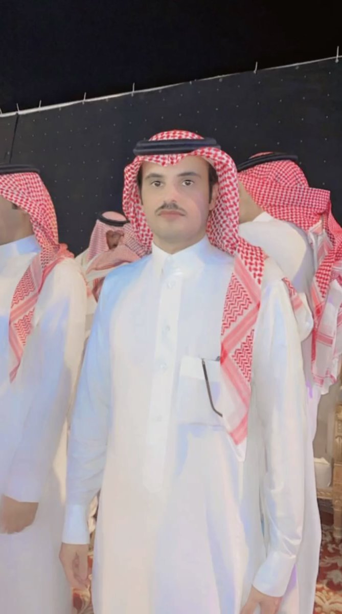 saddahalotaibi's tweet photo. #عبدالعزيز_العازمي
/
\
/

عبدالعزيز العازمي راس عملاق 
يموت شذاب القفا ما يطوله

بين الخلايق جامع ٍ شعر واخلاق
لين اشتهر بالموهبة والرجوله

أبو نادر اكبر واسمى من المهاترات رمز كبير نعتز ونفتخر به . https://t.co/e4GQEw8pbB