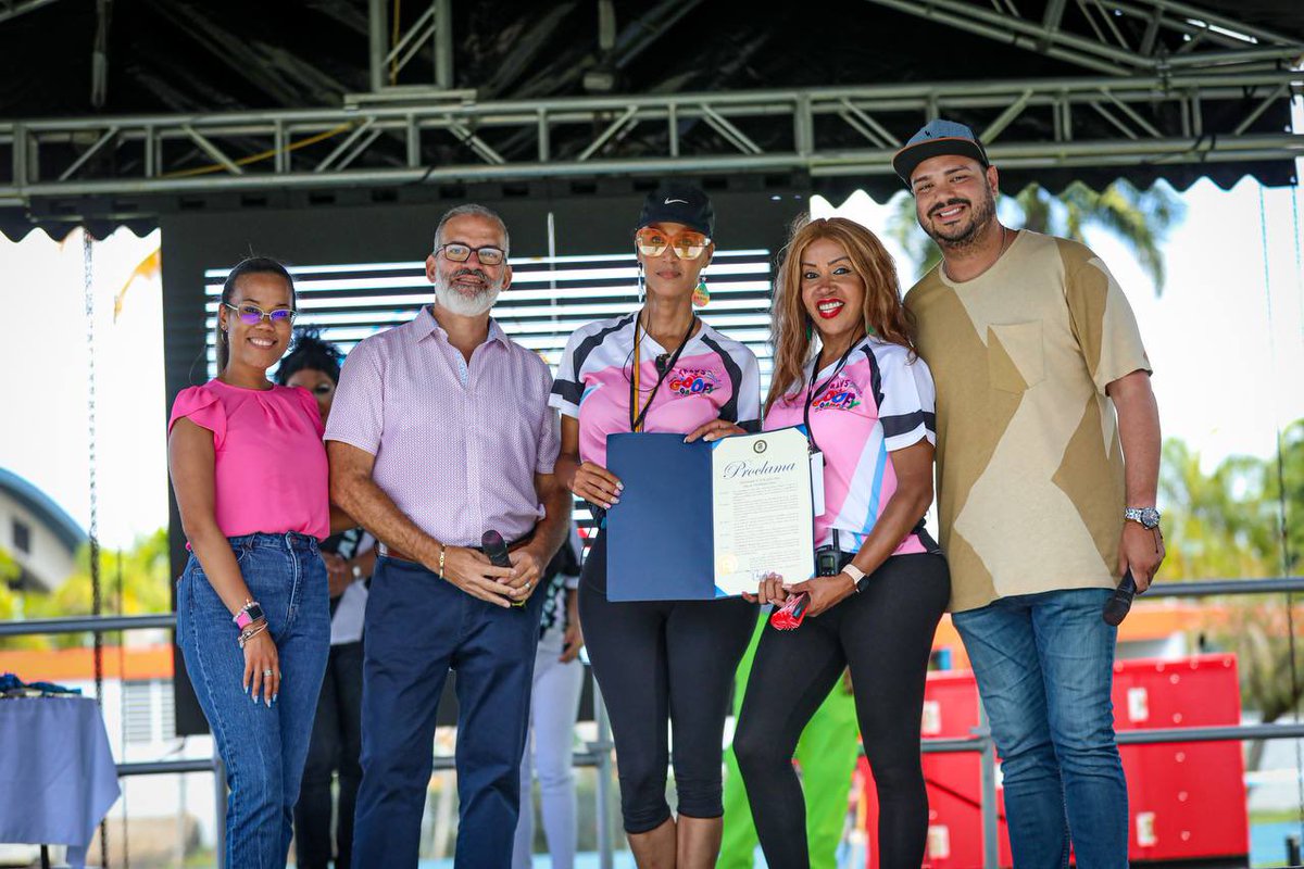SJCiudadCapital's tweet photo. #SanJuan celebró los #TransGoofyGames organizados por las activistas Ivanna Fred y Jennifer Orellana. Allí miembros y aliados de las comunidades LGBTTIQ disfrutaron en un ambiente de amor y respeto. De paso, el alcalde @Miguel_Romero_ declaró ayer como el #DíaDeVisibilidadTrans. https://t.co/u2injuOKtv