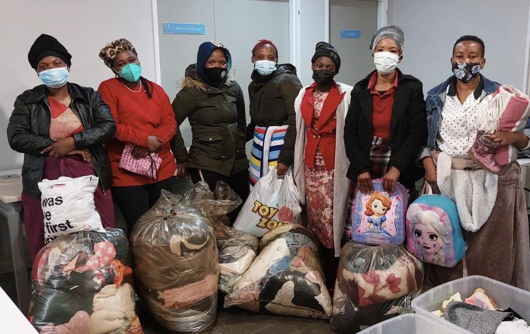 A car load of clothing and blankets from Sandton School Group just in time to keep lodging moms and children warm.

Thank you Peet Cronje for organizing and everyone that made a donation.

Thanks @janinerech for collecting items 🙏

#surgeonsforlittlelives #surgeons #paediatrics