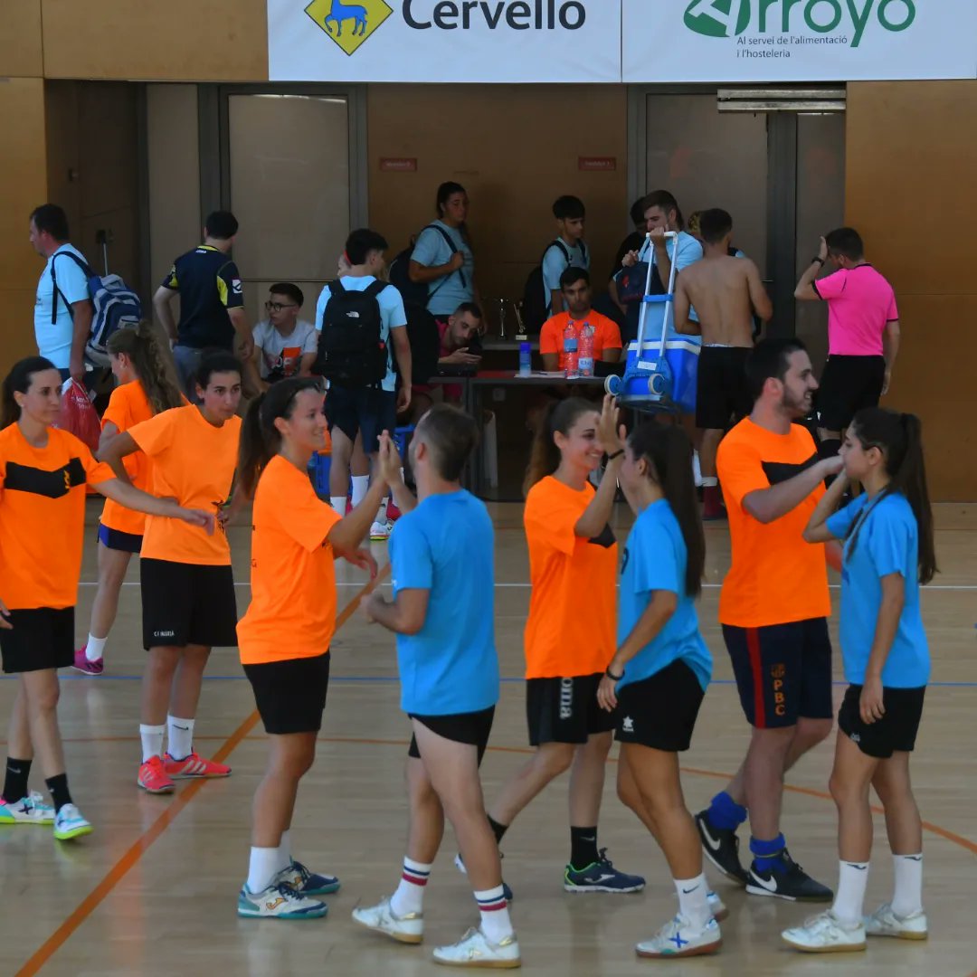 A més, tots i totes les participants van poder gaudir d'entrada lliure a la piscina 🏊
L'alcalde @joseignacioapariciociria i el regidor d'Esports, <a href="/ferran/">Fer</a>.soriano, van ser els encarregats de lliurar els premis 🏆 als tres primers classificats i al millor jugador i jugadora 🥇🥇