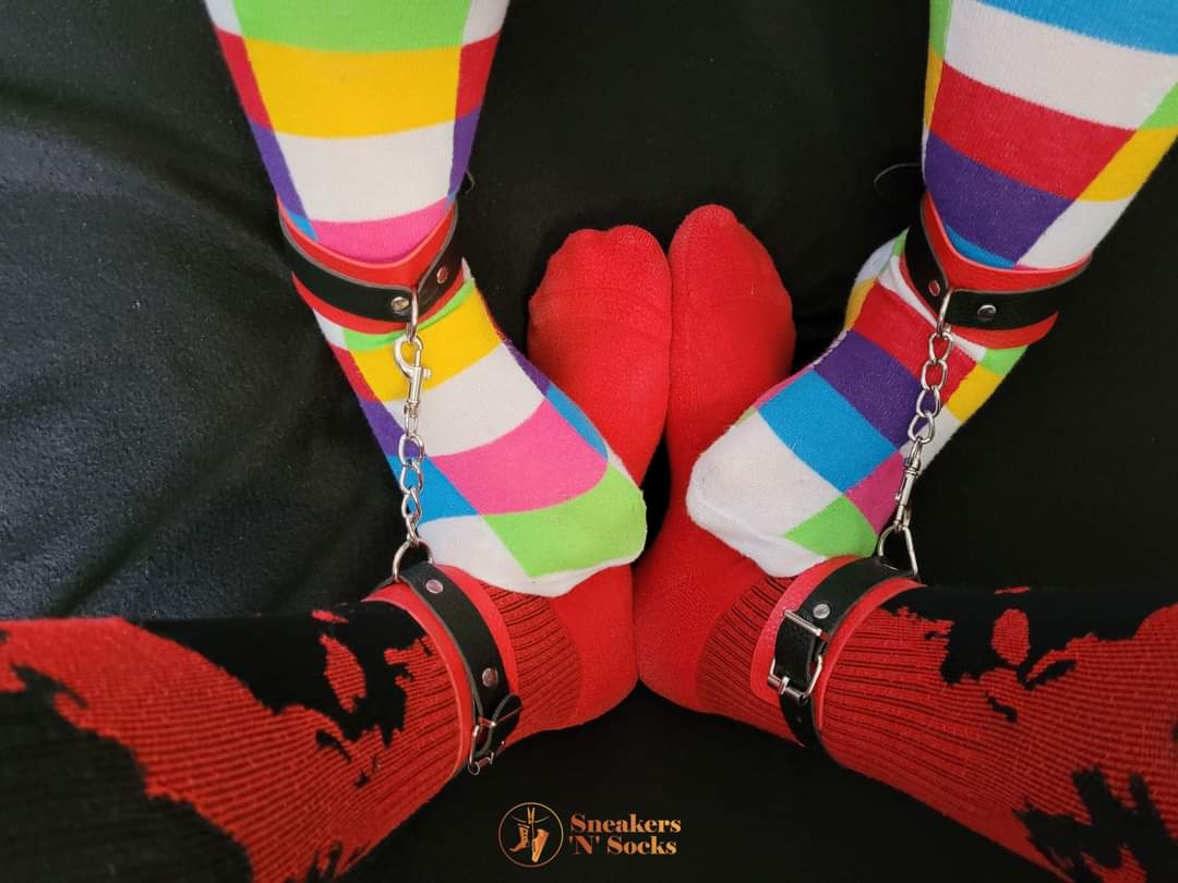 socks_sneakers's tweet photo. Bounded for life ❤️
#socks #socken #buntesocken #colorfulsocks #noshoes #nuraufsocken #walkinsocks #socksoftheday #sockendestages #showyoursocks #zeigdeinesocken #publicsocks #sockenfetisch #sockfetish #sockaddict #sockensüchtig #couplesocks #gefesseltesocken #bounded #cutesocks https://t.co/s3gFDdM83n