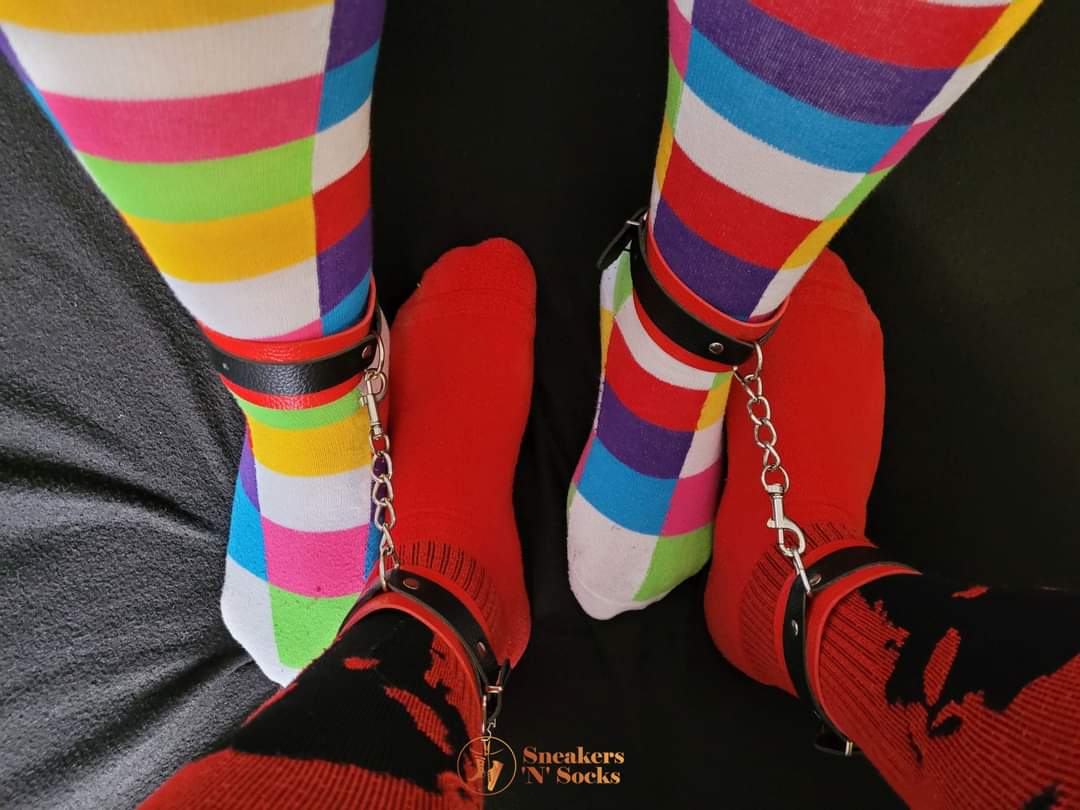 socks_sneakers's tweet photo. Bounded for life ❤️
#socks #socken #buntesocken #colorfulsocks #noshoes #nuraufsocken #walkinsocks #socksoftheday #sockendestages #showyoursocks #zeigdeinesocken #publicsocks #sockenfetisch #sockfetish #sockaddict #sockensüchtig #couplesocks #gefesseltesocken #bounded #cutesocks https://t.co/s3gFDdM83n
