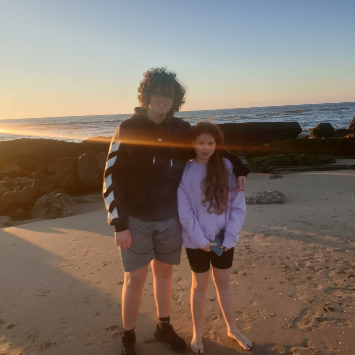 alied13's tweet photo. SATURDAY SUNSET 

I love you to the sunset and back 🥰

#caravanlife #sunset #northwales #neverdisappoints https://t.co/JAtVn3k3M9