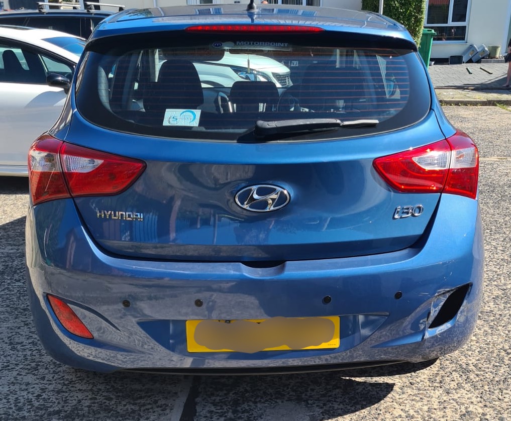 gmptraffic's tweet photo. This vehicle failed to stop for #XT54, @GMPWythenshawe. After a short pursuit the driver abandoned the vehicle but was quickly detained. Vehicle had been stolen in a burglary several days before. Driver arrested for several offences and vehicle returned to owner https://t.co/C4AiMk4uE2