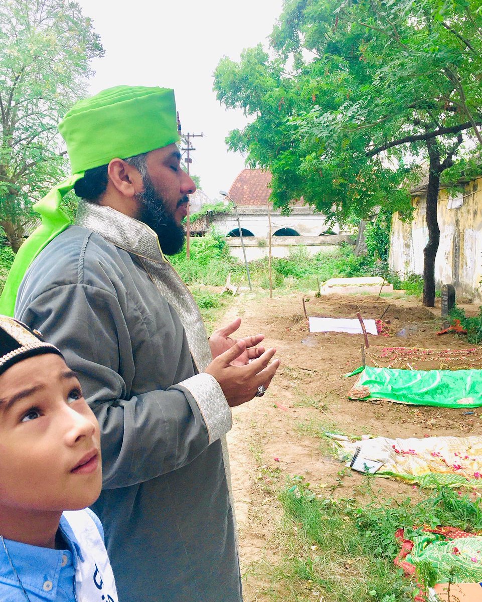 NAGOREKALIFA's tweet photo. Eid ul Adha Mubarak 2022 

#nagore_dargah_kalifa
#NagoreDargah
#eiduladha2022 #EidUlAdhaMubarak #EidAlAdha #SajjadaNasheen #Dargah #Qadri https://t.co/vo139pGNRn