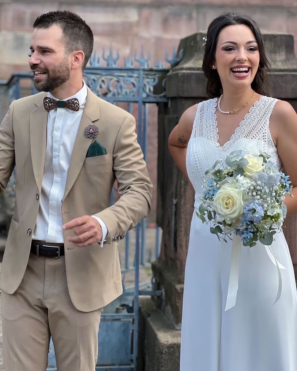 AlloMayaa's tweet photo. Mairie puis cérémonie laïque. La plus belle journée de notre vie 💍👰🏻‍♀️🤵🏻🤍 https://t.co/9zrZkTMcVO
