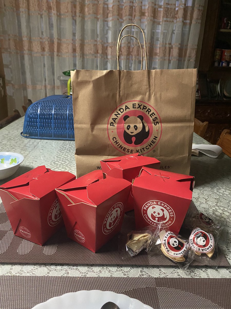kiddydoc67's tweet photo. OA dami nabili ko yesterday pauwi. Kasalanan yan ng bagong bukas na #PandaExpressPH sa Shell SLEX southbound. Napagastos tuloy. 😋🤤🐼🥡🥢 https://t.co/TMlT1iz4FR