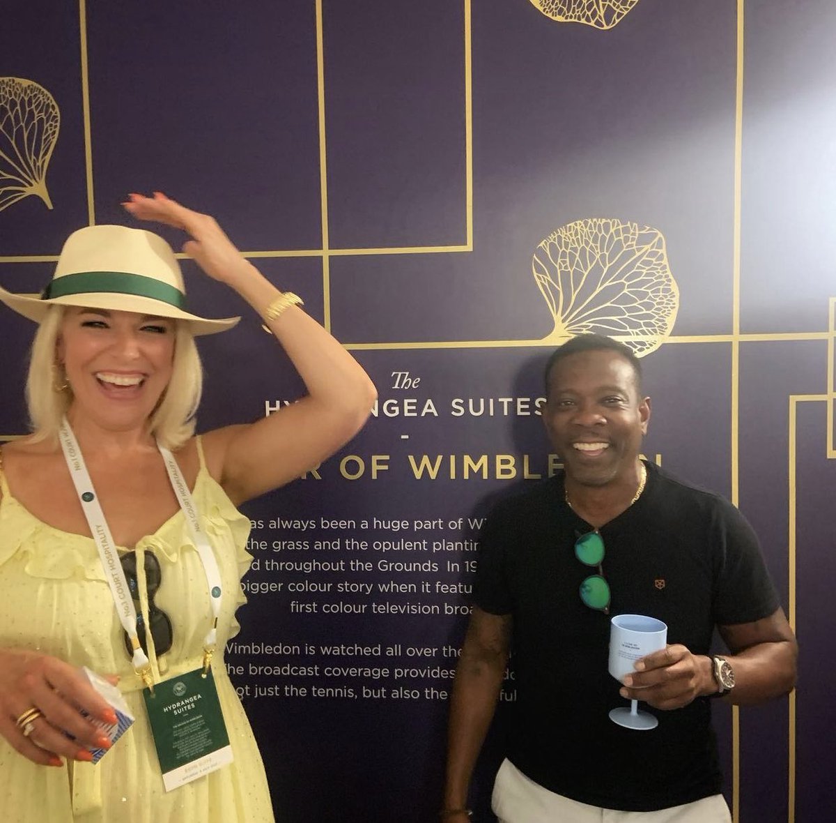 📸: Hannah Waddingham with Candace, Kerrie Allen and Fred McGraw at Wimbledon 🎾

#Wimbledon #WimbledonFinal #Wimbledon2022 #TedLasso 

[via lilbillyjordan]