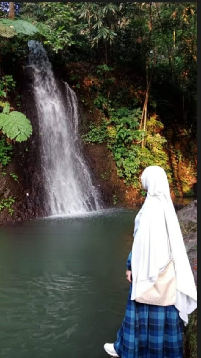 Ketika melihat keindahan alam hanya hanya takjud &amp; syukur yg dipanjatkan atas segala Rahmat Allah atas penciptaan-Nya, dunia saja sudah begitu indah bagaimana lagi bila di syurga?...