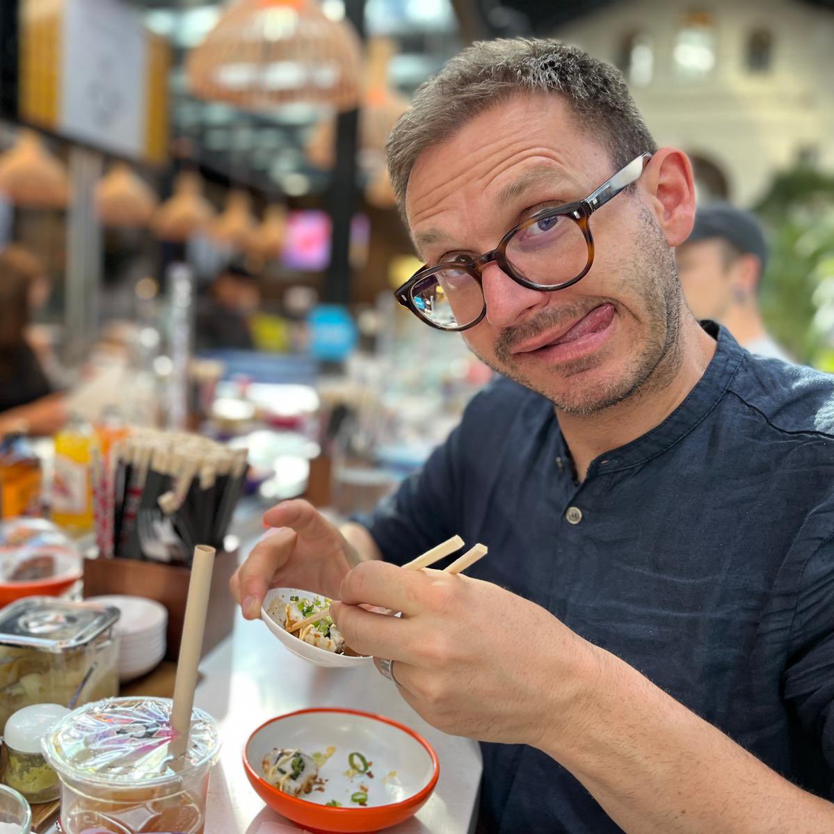 LudwigBoudoir's tweet photo. Et ses sushis...

#NoComment #Merci #JEssayeDeRécupérerMaDignité #MaisBon #AvecDesBaguettes #CEstDifficile https://t.co/QmteEtamYx