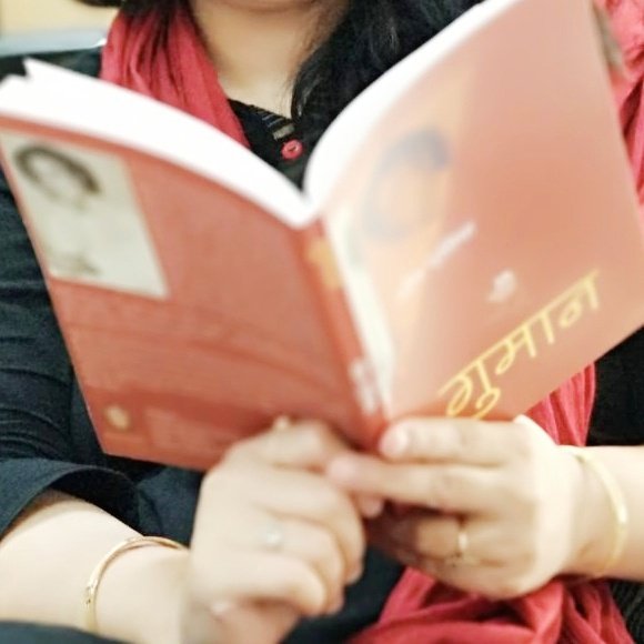 SakRajak's tweet photo. बेहतर ज़िंदगी का रास्ता बेहतर किताबों से होकर
जाता है....!!
#Book_lover https://t.co/91gCBTBJmc