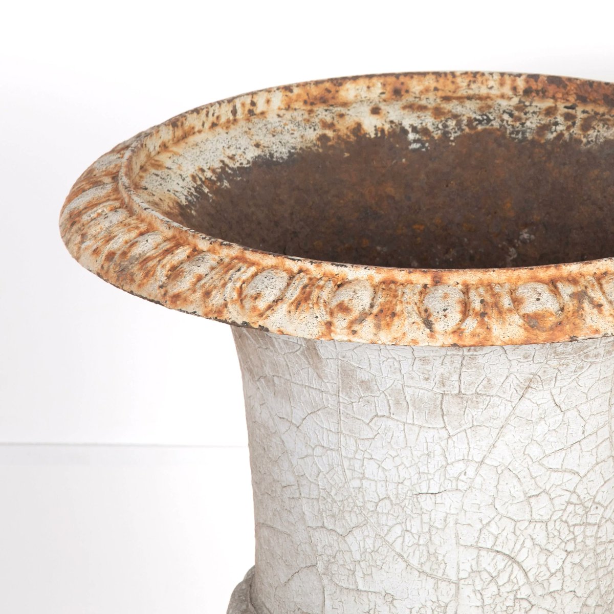 L A T E S T  A R R I V A L ✨ 

Pair of Large 19th Century Cast Iron Garden Urns

buff.ly/3bXzwhb

#LorfordsAntiques #Lorfords #Antiques #19thCentury #Urns