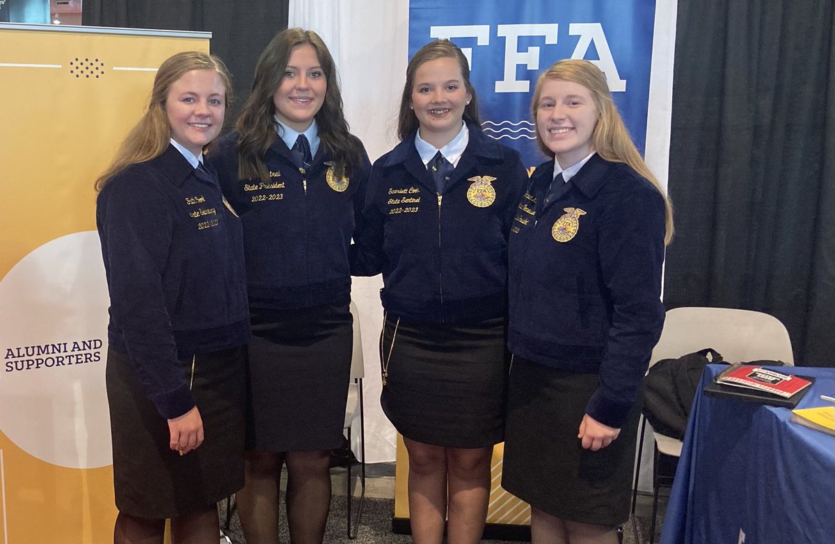 KimWeseli's tweet photo. Excited for ⁦@NationalFFA⁩ to participate in the ⁦@TractorSupply⁩ NSM in ⁦@visitmusiccity⁩. ⁦@tnffa⁩ state officers are in the house! https://t.co/xKuhNjI9Qo