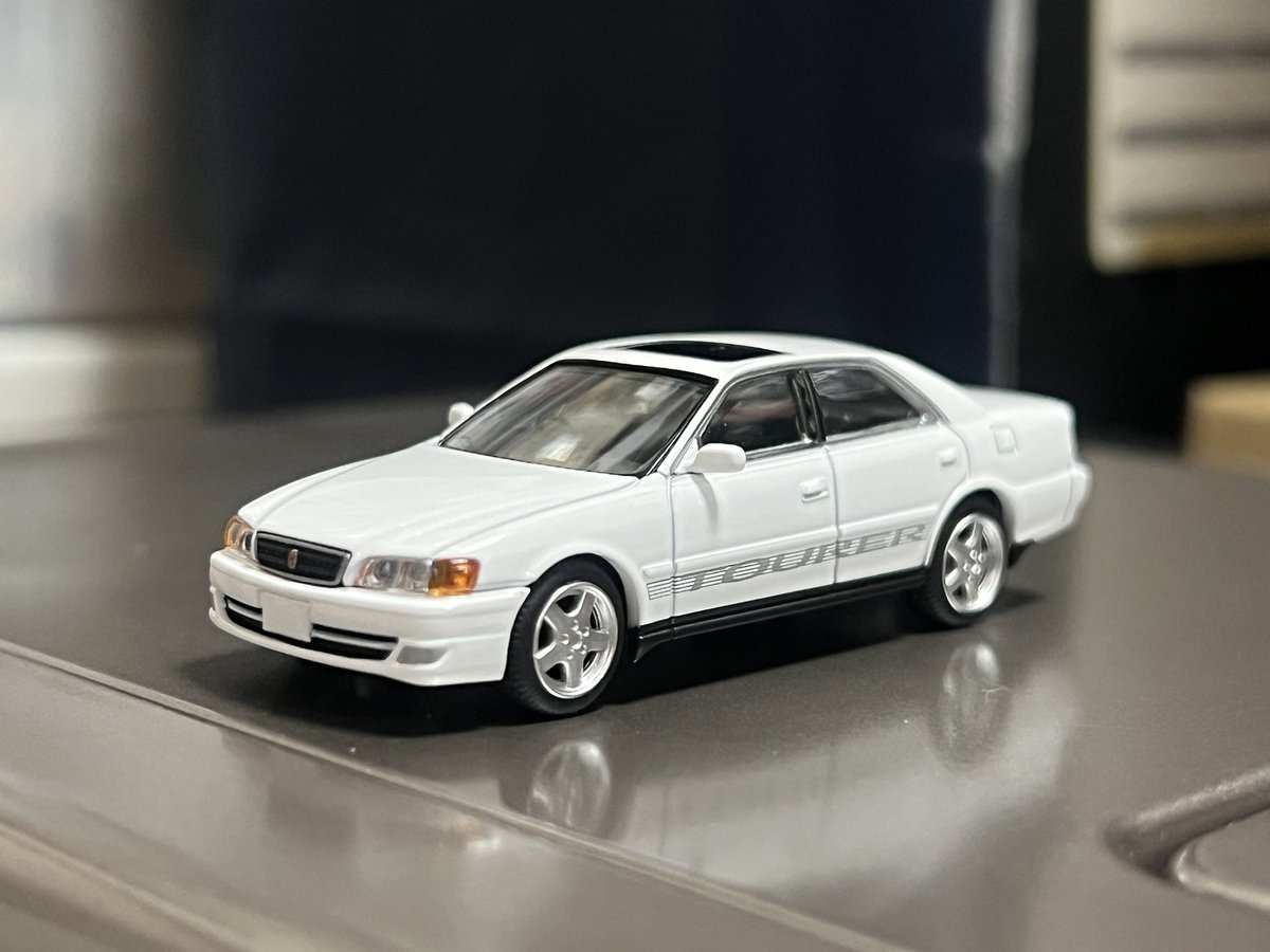 トミカリミテッドヴィンテージネオのトヨタチェイサー2.5ツアラーS(98