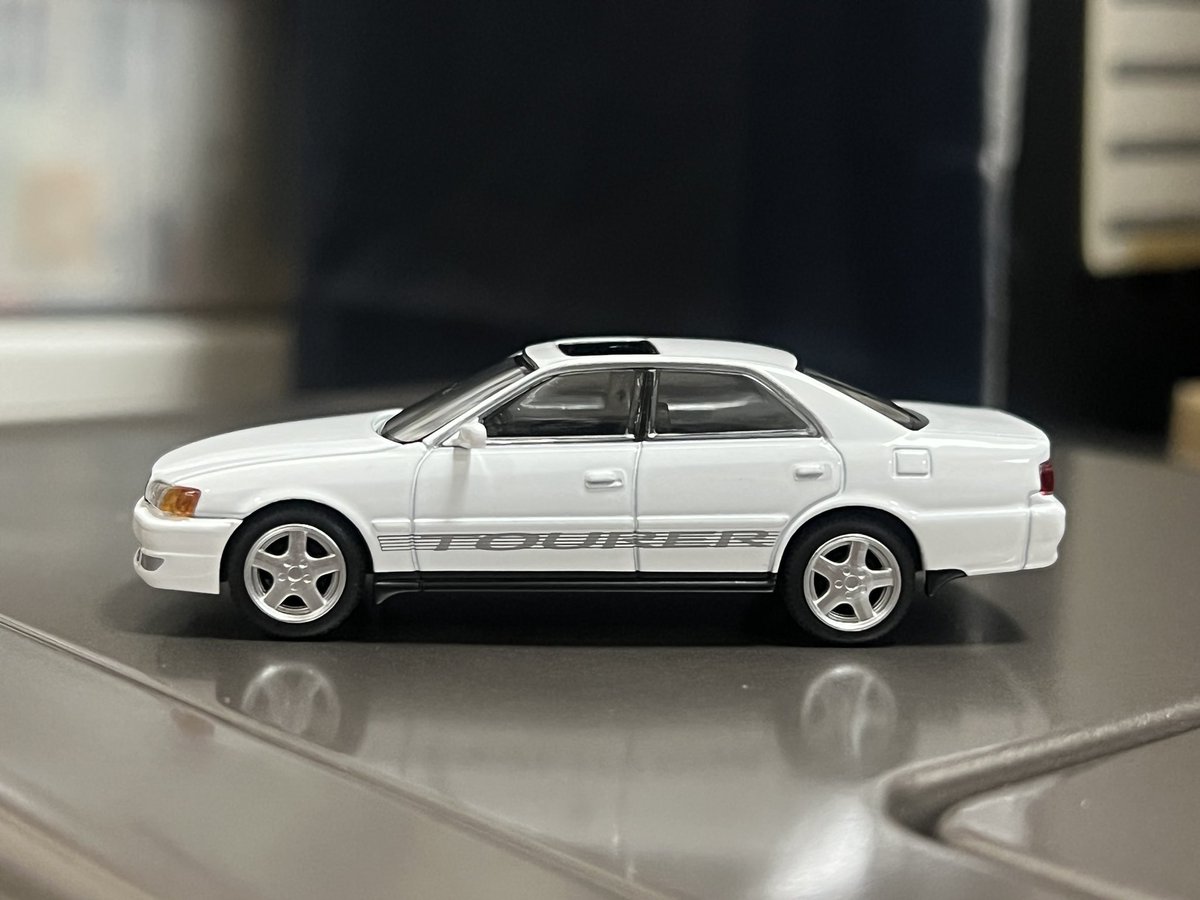 トミカリミテッドヴィンテージネオのトヨタチェイサー2.5ツアラーS(98