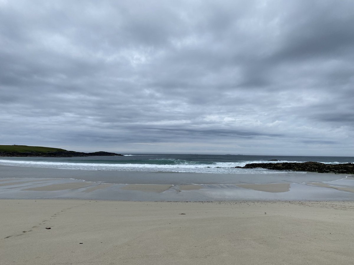 alonsocentrism1's tweet photo. Cloud covered hills of Harris in the distance. Surfing at Sollas as Hosta breaking in a dump at the shore.#Outerhebrides #Uist #Surf #365DaysWild https://t.co/J1uCTMNO9f
