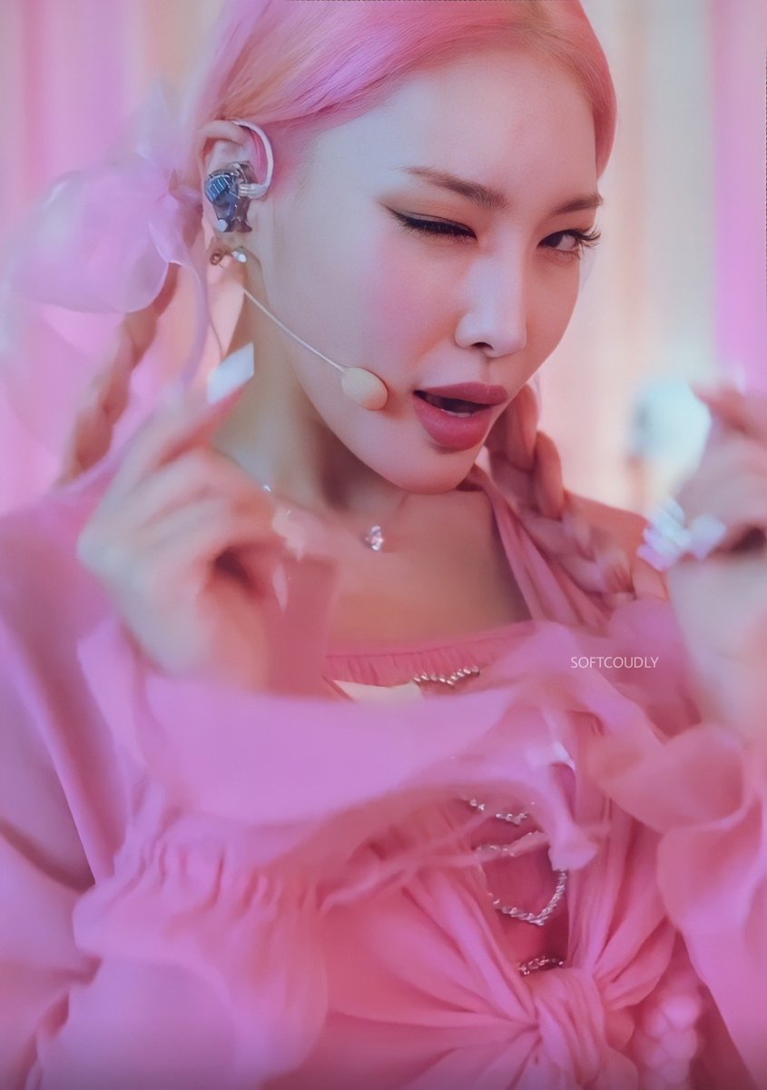 softcoudly's tweet photo. California Dream 
#CHUNGHA #SPARKLINGforCHUNGHA @CHUNGHA_MNHent #kimchungha https://t.co/5HYWupnE72