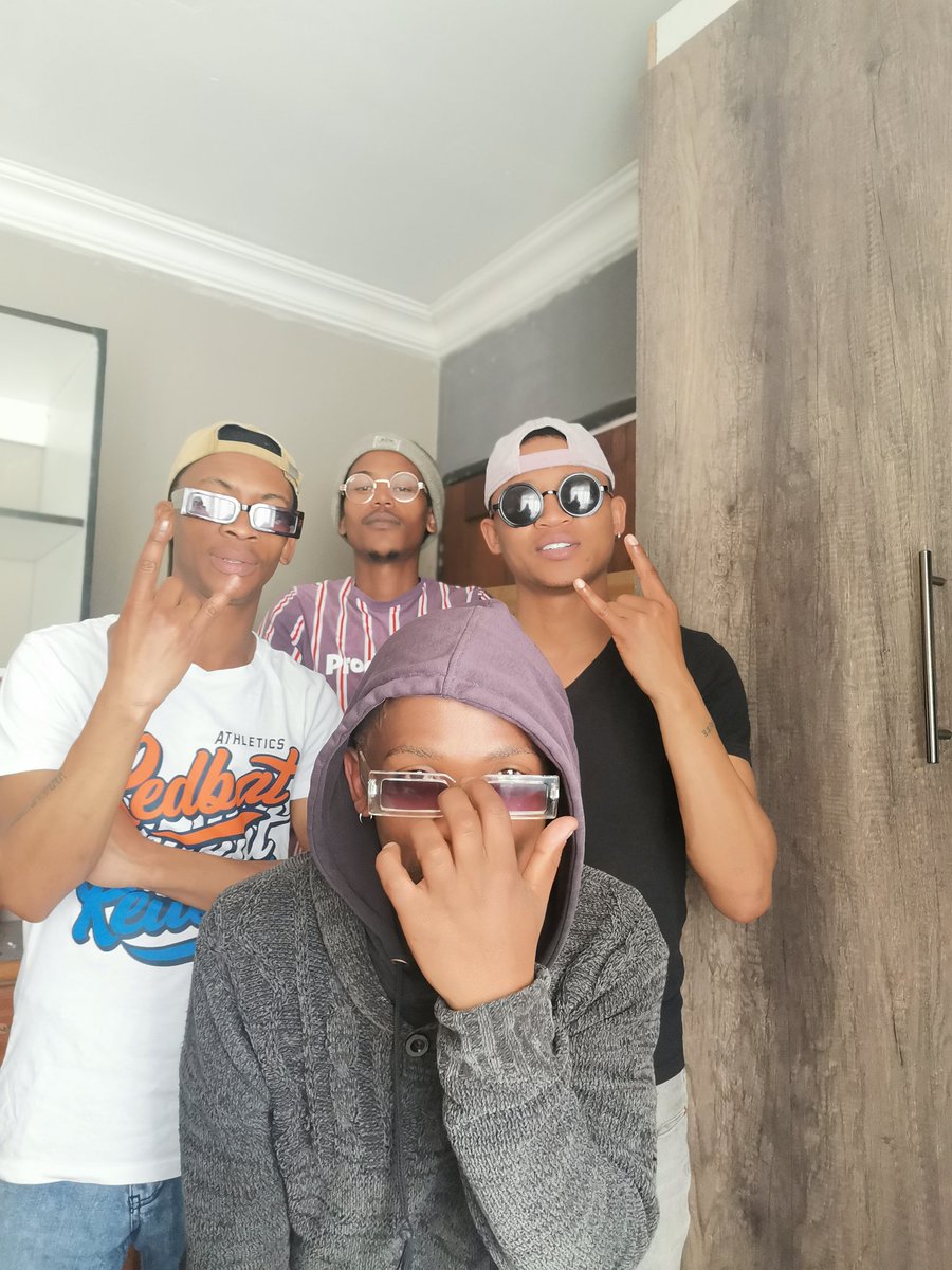 wunmzyisback's tweet photo. @SthembiD Zazize 😎 @Leeto_VATO 
@TheRealProdyGee 
@Kabelo_kbr https://t.co/9uSFlY0Ekb