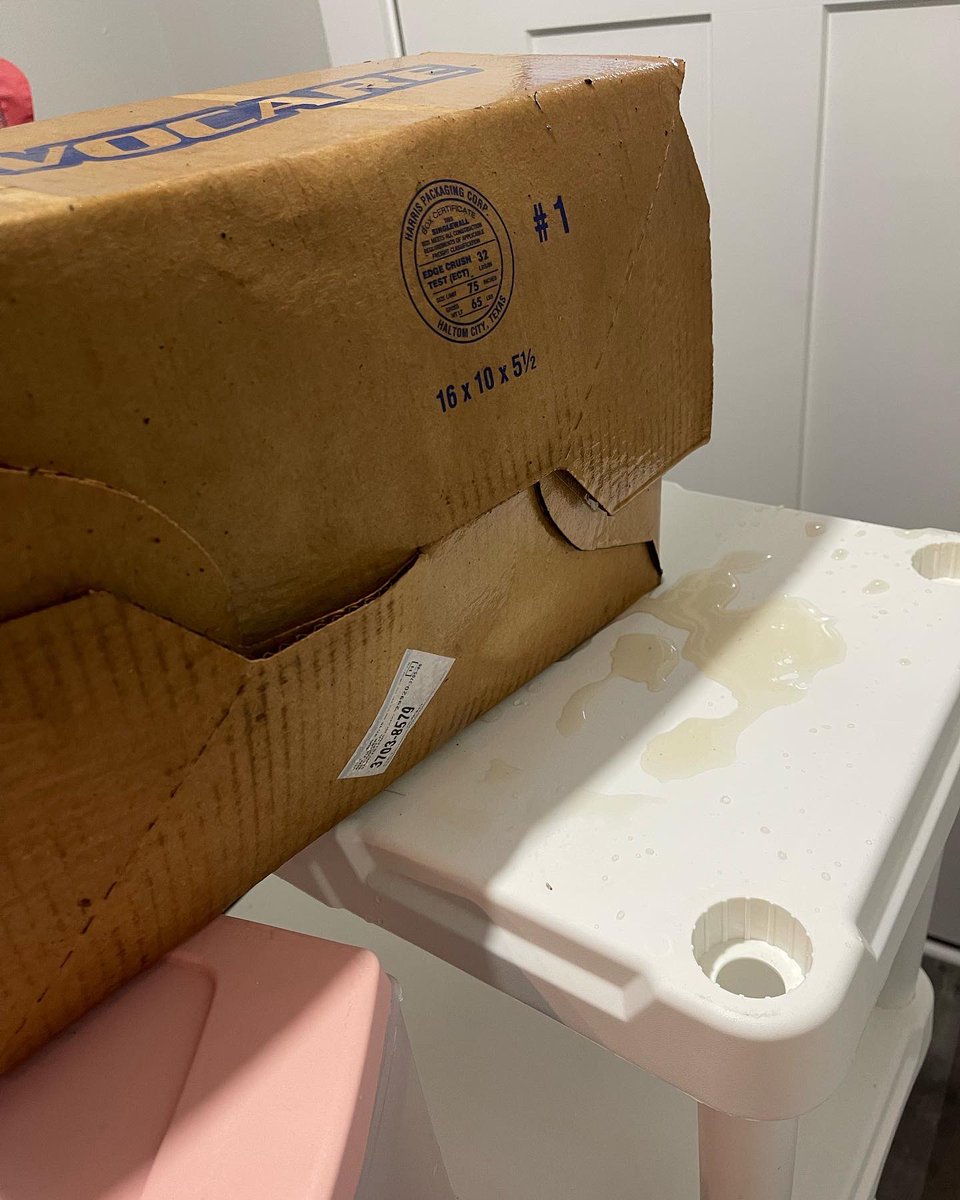 aidenmakes3's tweet photo. Dear @fedex - there is a box to put our deliveries in that take an extra 2 steps to keep this from happening. My workbook is ruined 😡 #fedex #fedexfail https://t.co/4jPThOzzcm