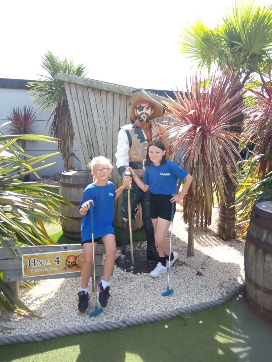 MissHarris220's tweet photo. Some more crazy golf shots! @DeltaCraven https://t.co/CMdZCYskJr