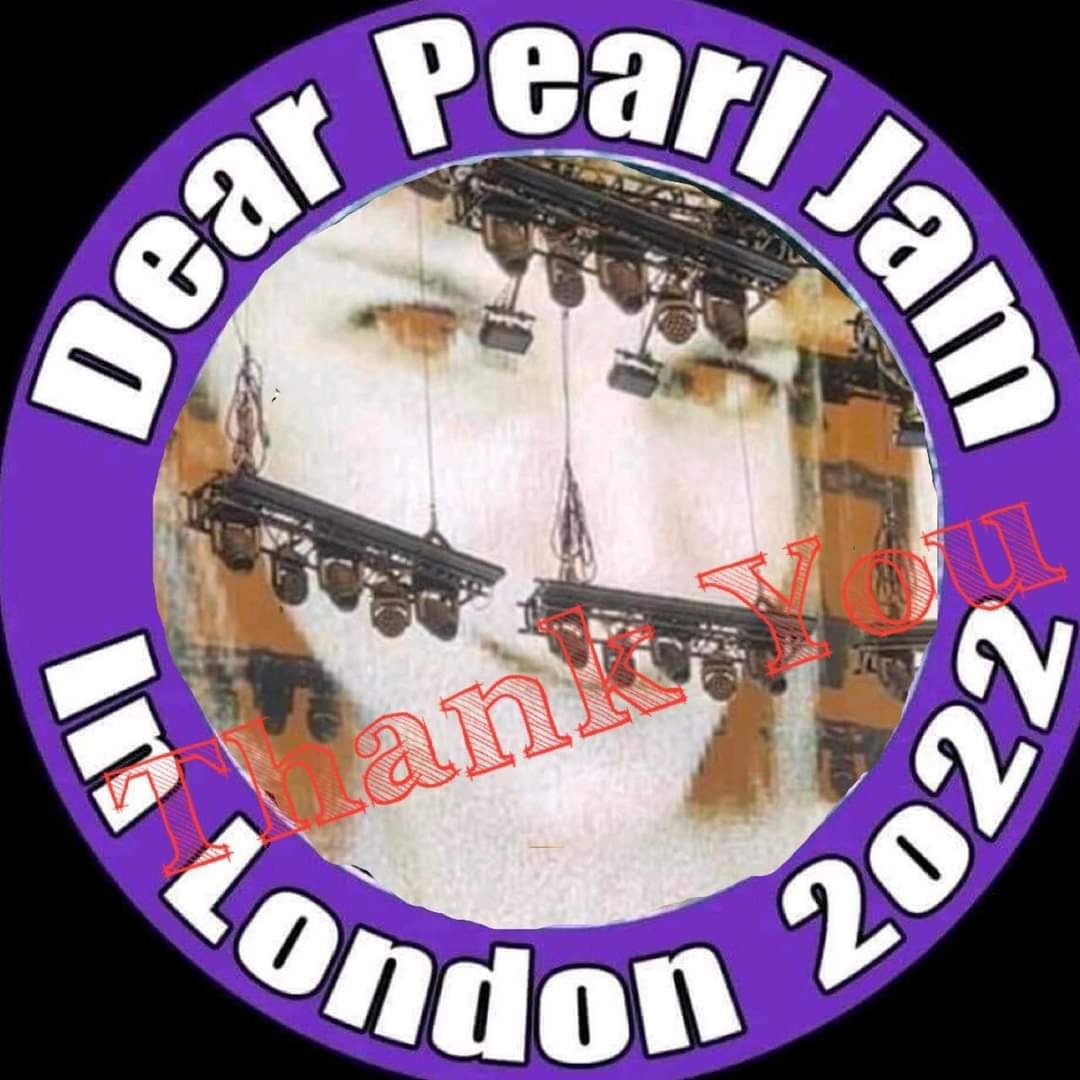 candycoatedfury's tweet photo. @PearlJam @BSTHydePark #lightyearsfordonna #mysister https://t.co/ciK6vPJbOZ