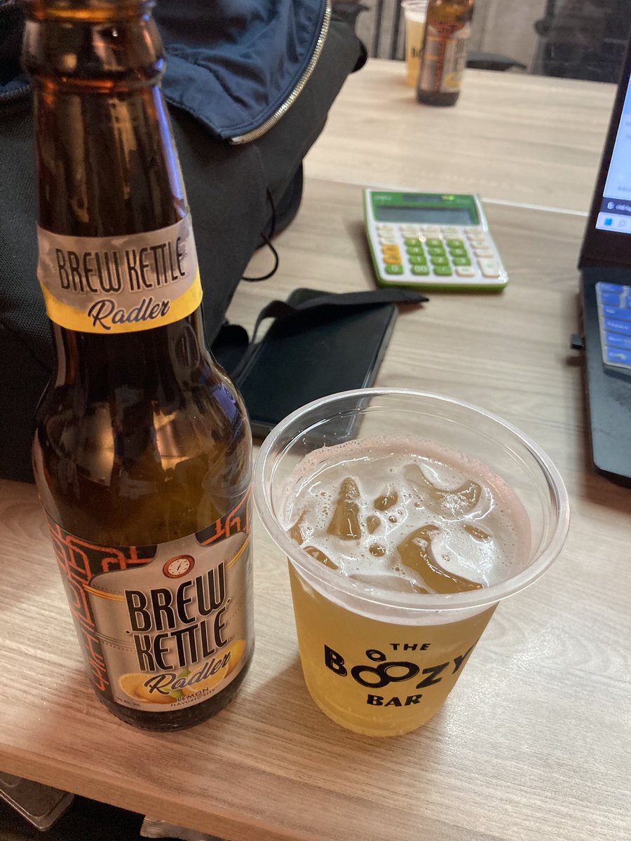 eydipi28's tweet photo. Feeling Friday on a Monday. 😁😂 Perks of my work. #ItsBoozyTime https://t.co/9iiqbzPM2M