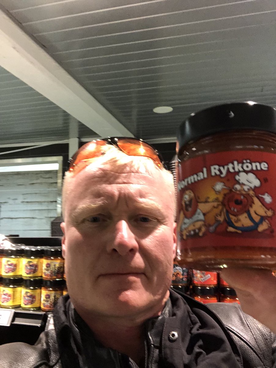 Vai ei muka kohdennettu somemarkkinointi toimi ⁦<a href="/somervaara/">Mika Somervaara</a>⁩ 😎 Asiakas ajaa vaikka 200 kilsaa helteessä prätkällä kun oikein osuu