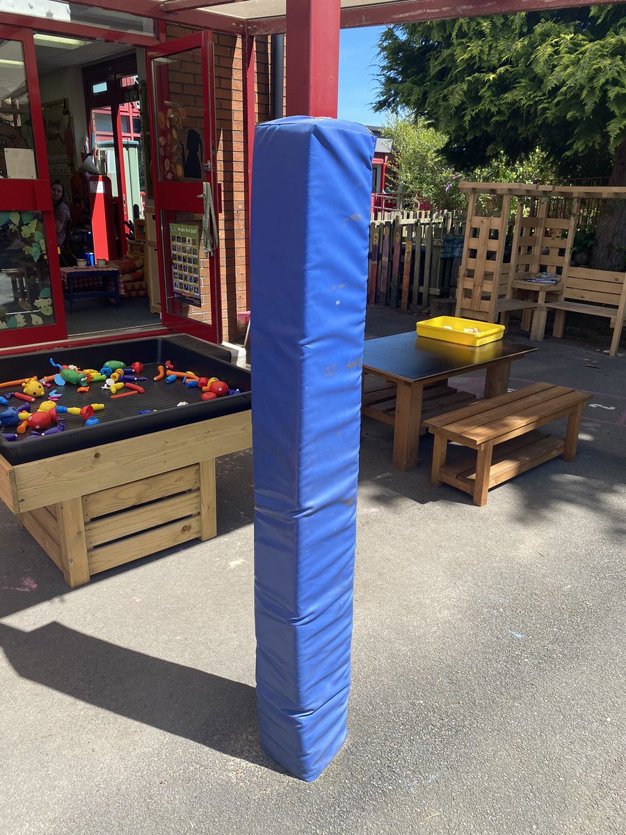 Any rugby clubs out there who have old post padding they would be willing to donate to our school please?  Please retweet