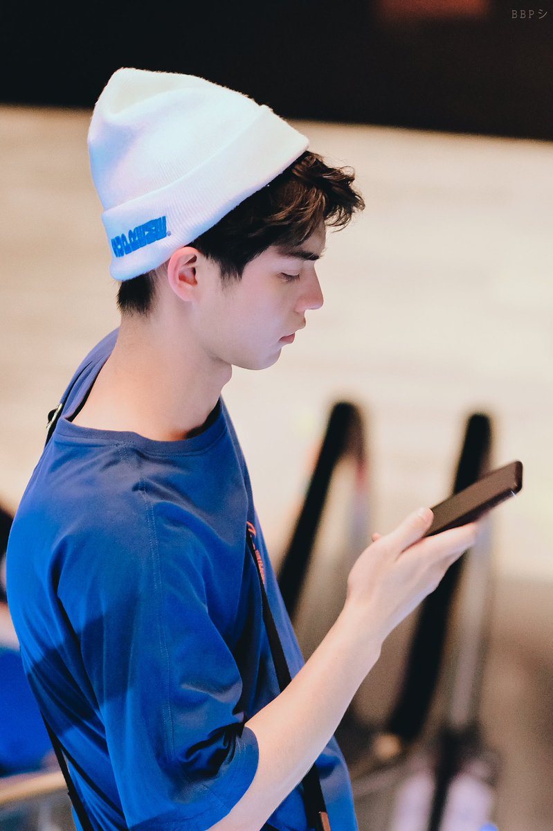 bright wearing beanie 😍 #bbrightvc