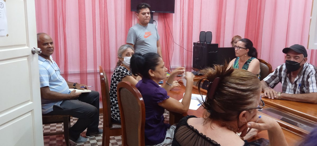 Aquí estamos <a href="/dpfpgranma/">FINANZAS Y PRECIOS GRANMA</a> reafirmamos #EstamosEn26 #CubaPorLaPaz #CubaPorLaVida #ProvinciaGranma <a href="/escribano_cruz/">Francisco Alexis Escribano Cruz</a> <a href="/CapoNapoles/">Yanaisi Capó Nápoles</a> <a href="/YanetsyTerry/">Yanetsy Terry Gutiérrez</a> <a href="/DiazCanelB/">Miguel Díaz-Canel Bermúdez</a> <a href="/MMarreroCruz/">Manuel Marrero Cruz</a>