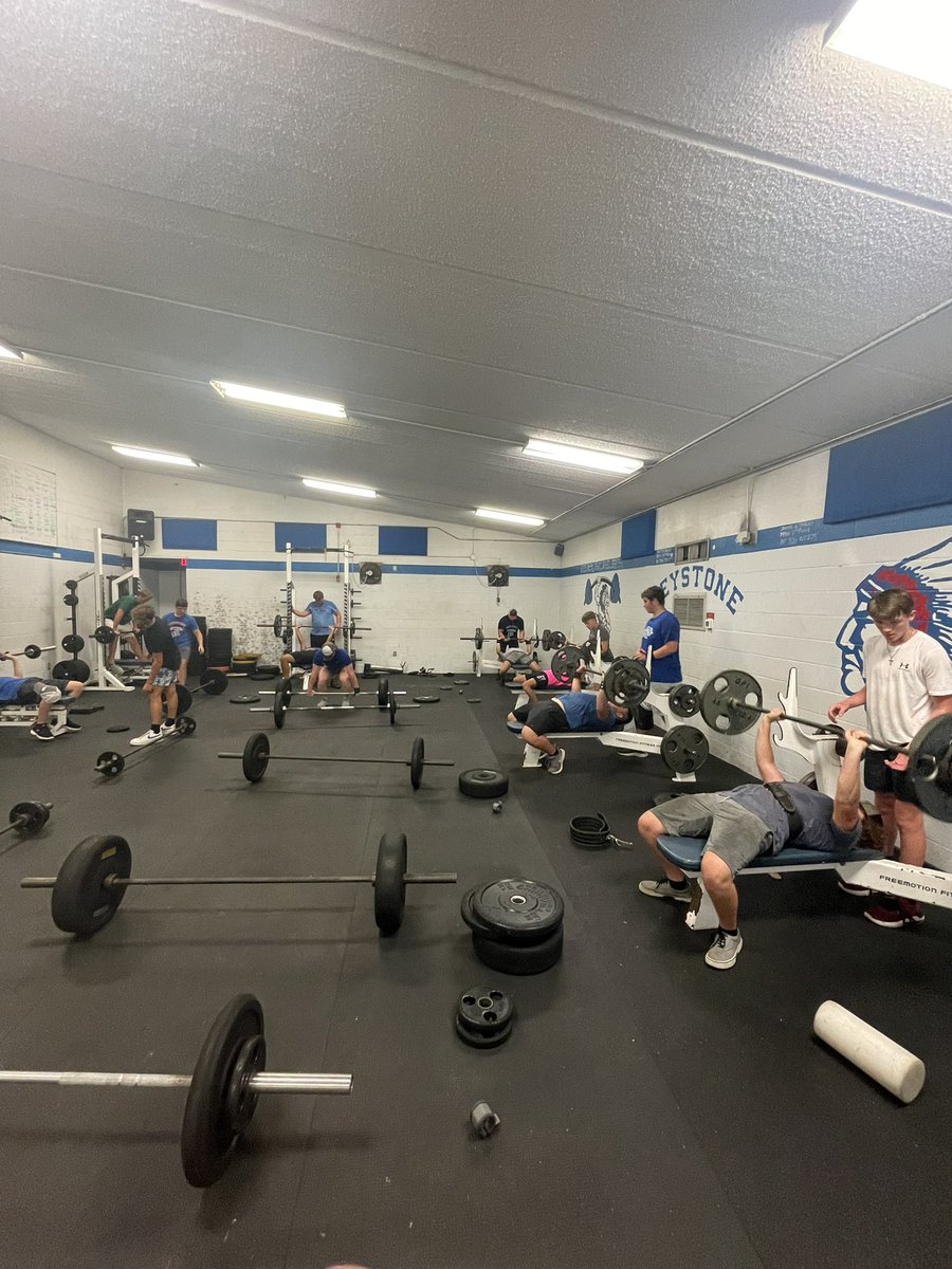 coachalvy's tweet photo. Back to the grind this morning!! π€ halfway to fall βΌοΈ #WeAreKeystone https://t.co/5at9nu1eeG