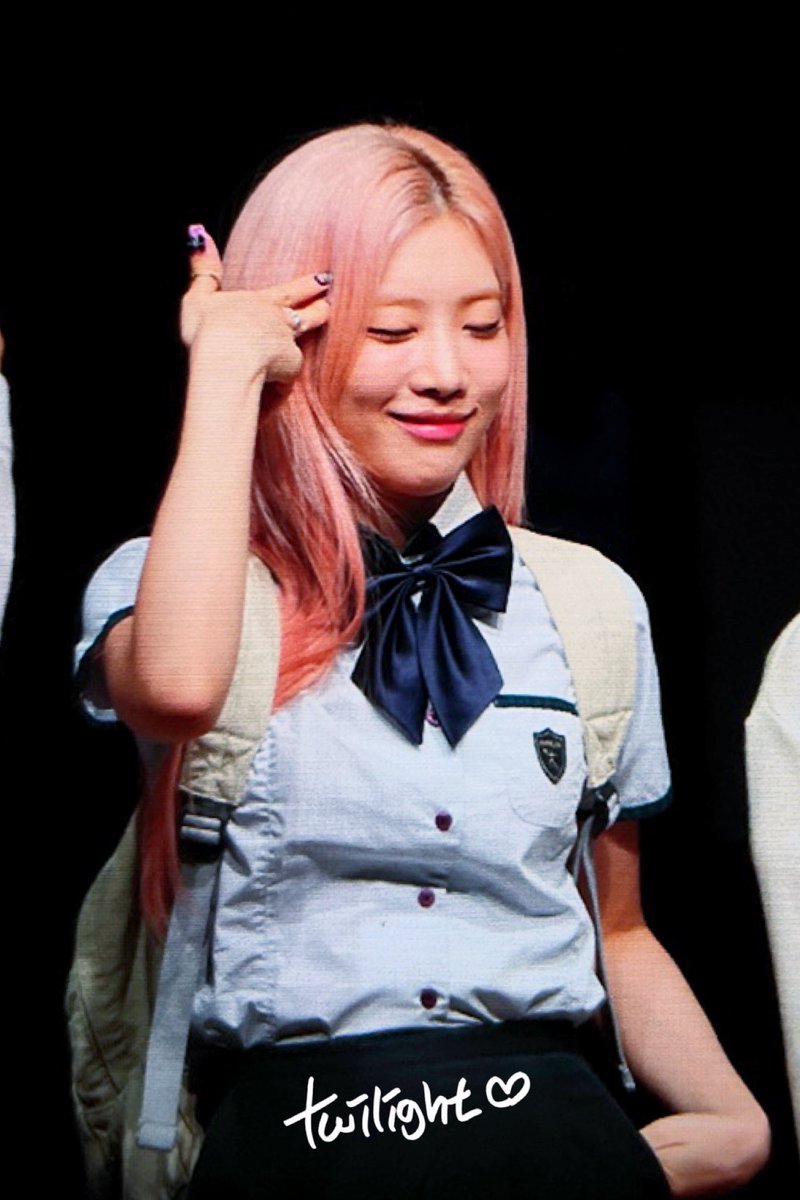 silverytwilight's tweet photo. 220710 Wonderwall Fansign Preview

📸

#이달의소녀 #LOONA #김립 #KIMLIP https://t.co/XTgIi1GKxM