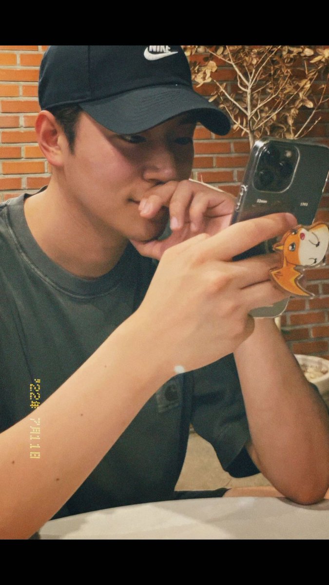 postboxham's tweet photo. 220711 스토리 https://t.co/zYNXbDwJlC
