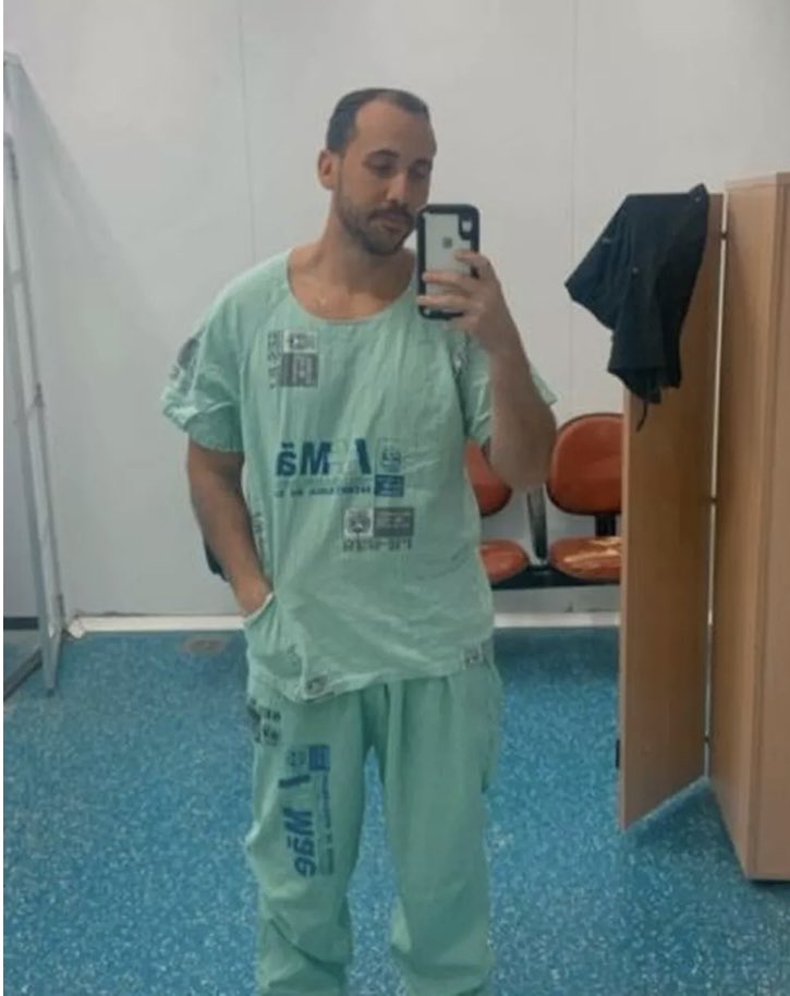 Esse é Giovanni Quintella, o médico anestesista que ESTUPROU uma mulher enquanto ela estava em trabalho de parto, no Hospital da Mulher em São João de Meriti - RJ. 

Giovanni foi preso em flagrante, pois foi filmado praticando o crime. Mas quantas vezes ele já não fez isso???
